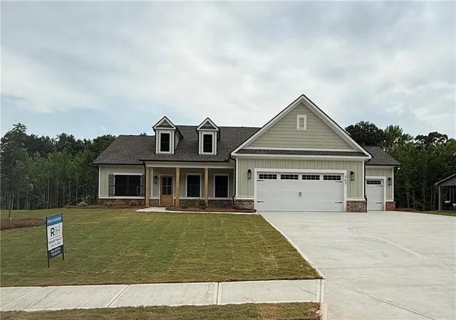 Homes for sale in Social Circle, GA | 363 Weslyn Dr, Social Circle, GA 30025 | MLS# 7759136