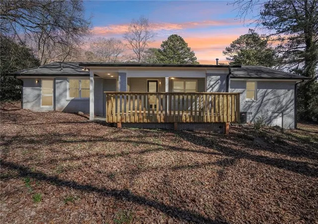 2nd image of 507 Castleaire Dr, Stone Mountain, GA 30087 | MLS# 7721257