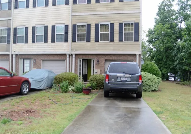 Townhouse for sale at 1473 Knights Trl, Stone Mountain, GA 30083 | MLS# 7819916