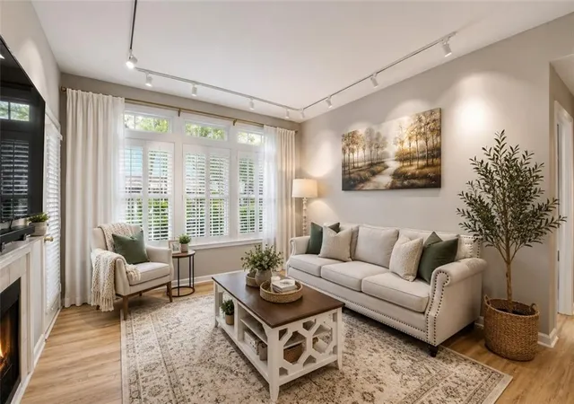 2nd image of 240 Renaissance Pkwy Ne #102, Atlanta, GA 30308 | MLS# 7805789