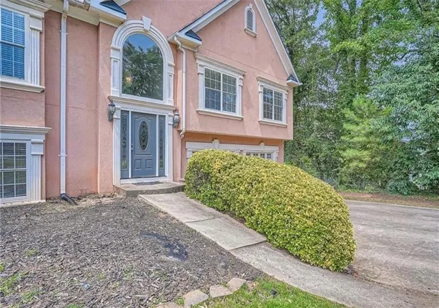 Photo 3 of Single family home for sale at 5046 Sunbrook Dr Nw, Acworth, GA 30101 | MLS# 7721570 | Listing updated on 2026-09-08