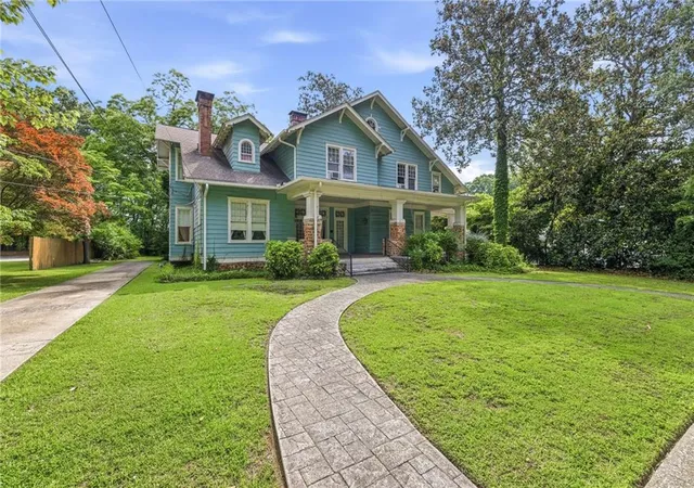 3rd image of 121 W Candler St, Winder, GA 30680 | MLS# 7789180