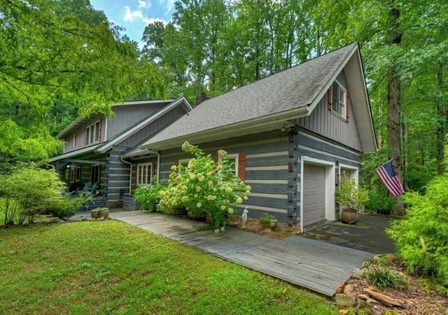 Photo 3 of Single family home for sale at 606 Johntown Rd, Ellijay, GA 30536 | MLS# 7828560 | Listing updated on 2026-09-14