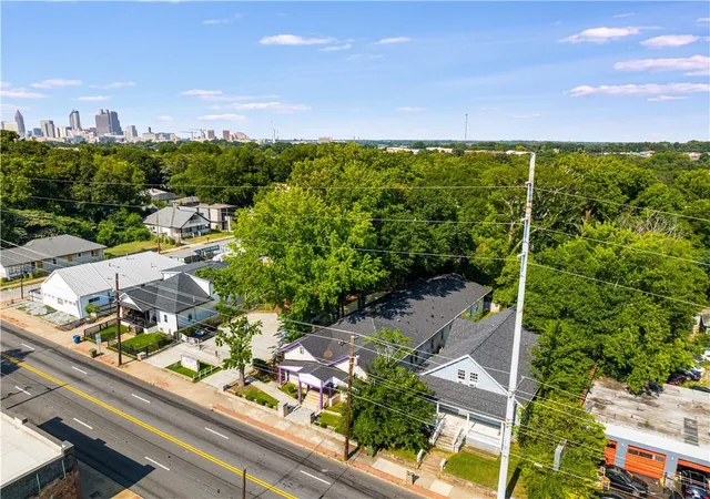 Homes for sale in Atlanta, GA | 916 Metropolitan Pkwy Sw, Atlanta, GA 30310 | MLS# 7138564