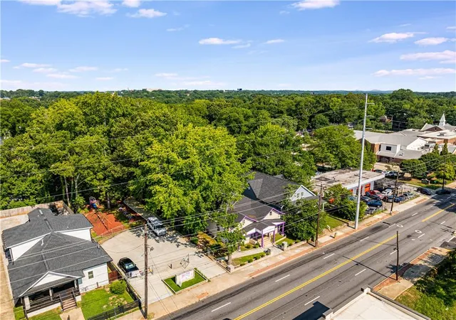 Homes for sale in Atlanta, GA | 916 Metropolitan Pkwy Sw, Atlanta, GA 30310 | MLS# 7138564