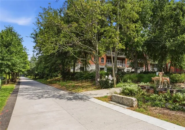 Photo 31 of Sale Pending at 810 Highland Green Way Ne, Atlanta, GA 30306 | MLS# 7810708 | Listing updated on 2026-09-01