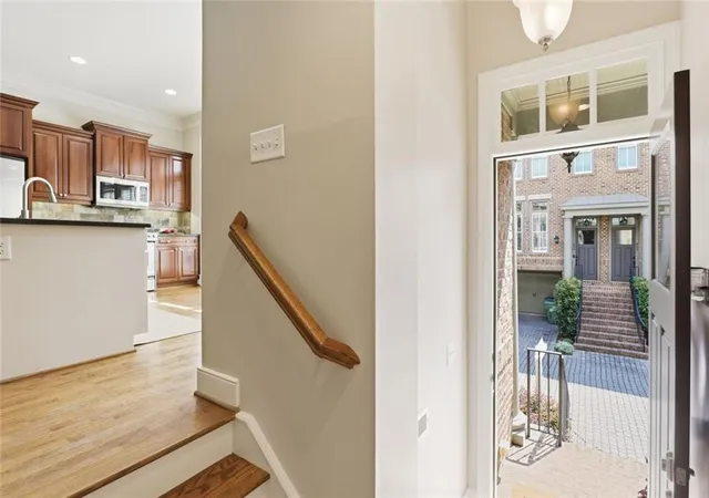 Photo 3 of Sale Pending at 810 Highland Green Way NE, Atlanta, GA 30306 | MLS# 7810708 | Listing updated on 2026-09-01