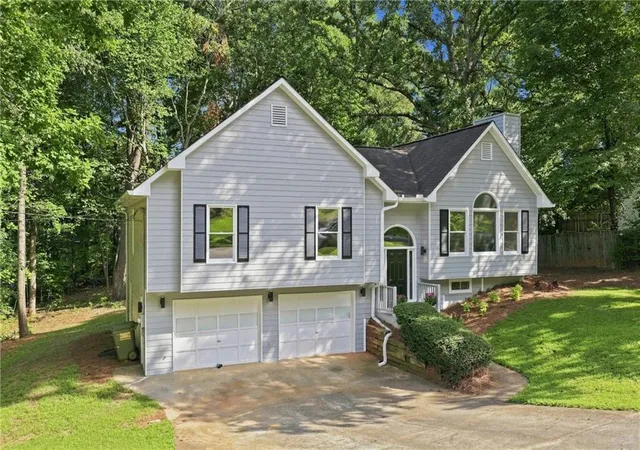 Photo 3 of Sale Pending at 54 Benell Ct, Dallas, GA 30132 | MLS# 7818427 | Listing updated on 2026-10-01