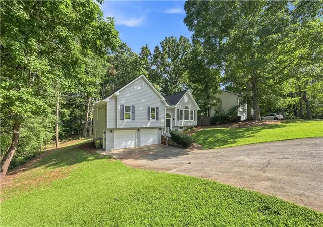 Photo 4 of Sale Pending at 54 Benell Ct, Dallas, GA 30132 | MLS# 7818427 | Listing updated on 2026-10-01