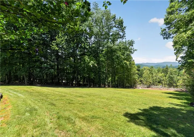 Photo 3 of Sale Pending at 330 Scarlet Ln, Lakemont, GA 30552 | MLS# 7809538 | Listing updated on 2026-08-23