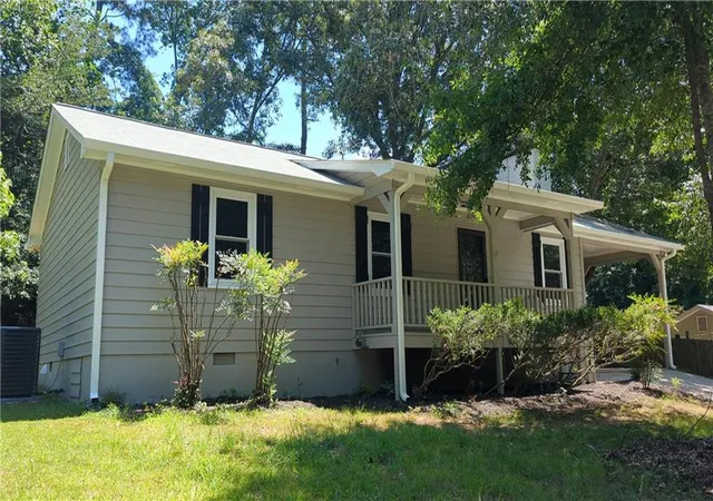 Homes for sale in Flowery Branch, GA | 6456 Wildwood Trl, Flowery Branch, GA 30542 | MLS# 7775898