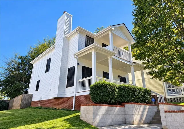 Photo 1 of Single family home for sale at 762 Humphries St Sw, Atlanta, GA 30310 | MLS# 7857500 | Listing updated on 2026-10-24
