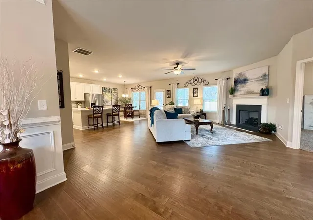 3rd image of 1007 Lakeview Oaks Ct, Grayson, GA 30017 | MLS# 7807417