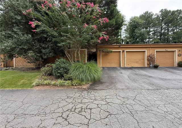 Photo 1 of Condo for sale at 829 Lake Hollow Blvd Sw, Marietta, GA 30064 | MLS# 7829256 | Listing updated on 2026-08-31
