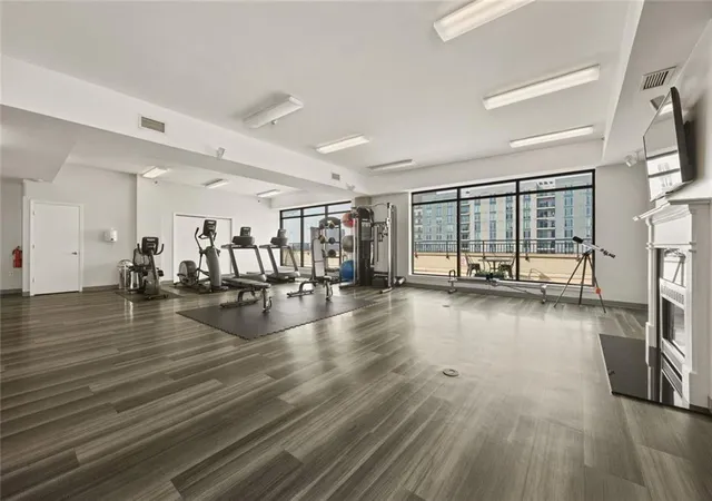 2nd image of 115 W Peachtree Pl Nw, Atlanta, GA 30313