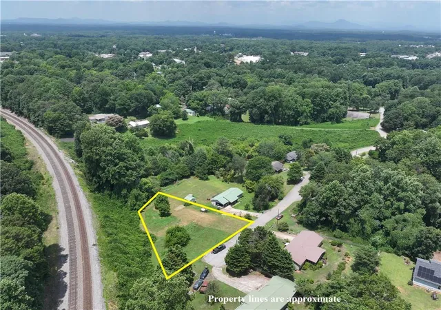 Homes for sale in Cornelia, GA | 0 Farlinger St, Cornelia, GA 30531 | MLS# 7799361