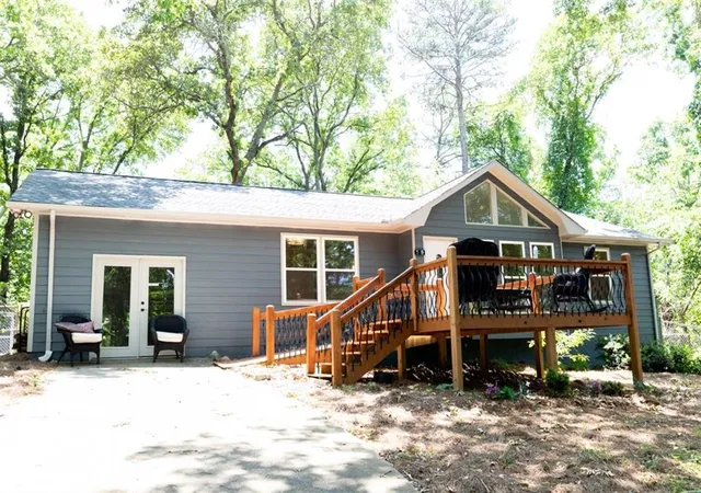 Photo 3 of Single family home for sale at 19 Mountain View Ct, Cartersville, GA 30120 | MLS# 7717840 | Listing updated on 2026-10-01