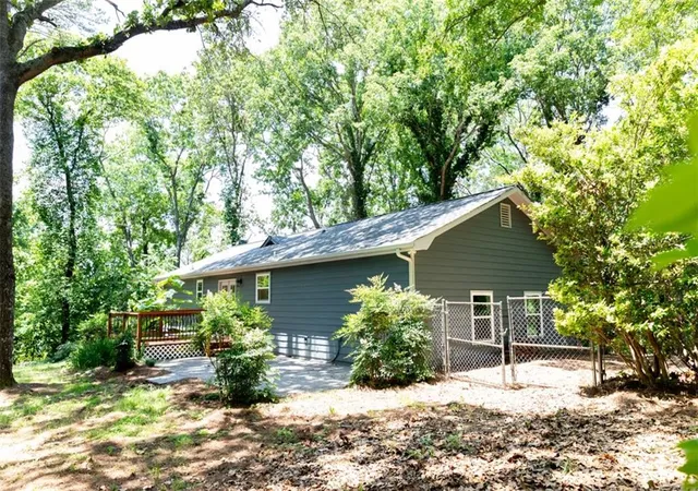 Photo 3 of Single family home for sale at 19 Mountain View Ct, Cartersville, GA 30120 | MLS# 7717840 | Listing updated on 2026-10-01