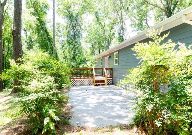 Photo 4 of Single family home for sale at 19 Mountain View Ct, Cartersville, GA 30120 | MLS# 7717840 | Listing updated on 2026-10-01