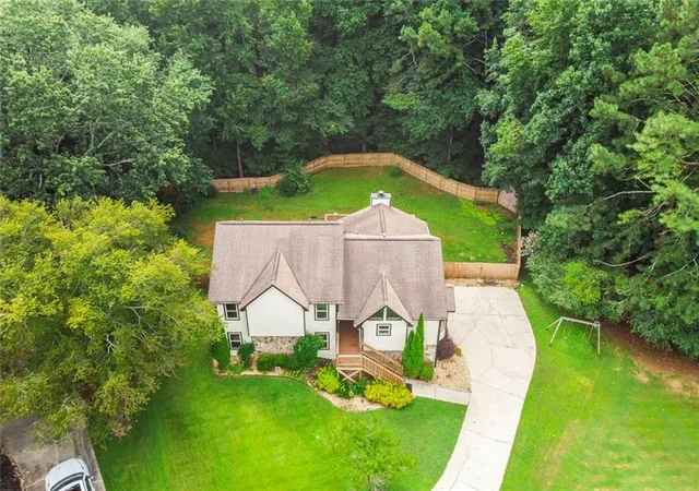 Photo 2 of Sale Pending at 3829 Lamplighter Cir, Duluth, GA 30096 | MLS# 7815509 | Listing updated on 2026-08-17