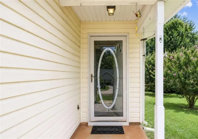Photo 2 of Single family home for sale at 121 Samanthas Way, Mcdonough, GA 30253 | MLS# 7807264 | Listing updated on 2026-08-20