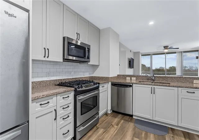 2nd image of 3338 Peachtree Rd Ne #702, Atlanta, GA 30326 | MLS# 7759443