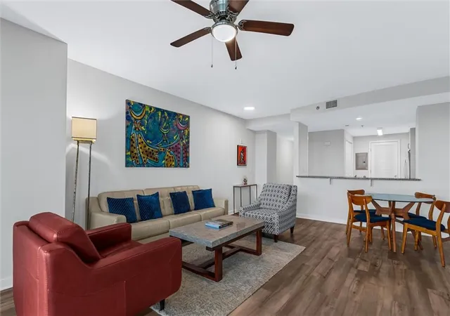4th image of 3338 Peachtree Rd Ne #702, Atlanta, GA 30326 | MLS# 7759443