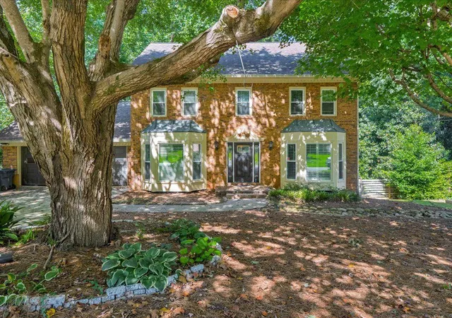 Photo 3 of Single family home for sale at 27 Planters Dr, Lilburn, GA 30047 | MLS# 7786945 | Listing updated on 2026-08-26