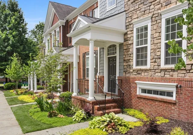 Photo 2 of Townhouse for sale at 2274 Limehurst Dr Ne, Brookhaven, GA 30319 | MLS# 7805164 | Listing updated on 2026-08-30