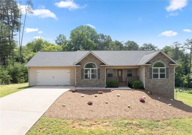 Homes for sale in Demorest, GA | 350 Linwood Dr, Demorest, GA 30535 | MLS# 7798346