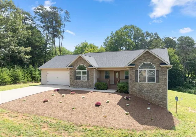 Homes for sale in Demorest, GA | 350 Linwood Dr, Demorest, GA 30535 | MLS# 7798346