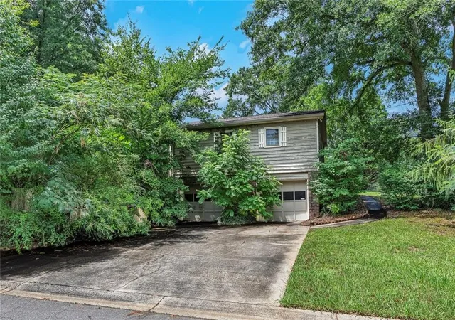 Homes for sale in Woodstock, GA | 233 Foothill Dr, Woodstock, GA 30188 | MLS# 7800425