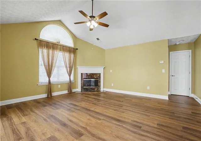Listing Photo 4 - Condo for sale in building located at 137 Vintage Clb Cir, Marietta, GA 30066