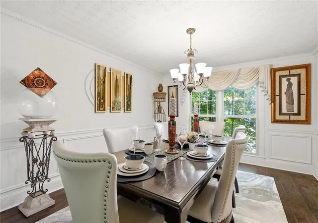 4th image of 5027 Castlewood Dr Sw, Lilburn, GA 30047 | MLS# 7822253