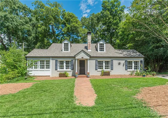 2nd image of 17 Northside Dr, Newnan, GA 30263 | MLS# 7811196