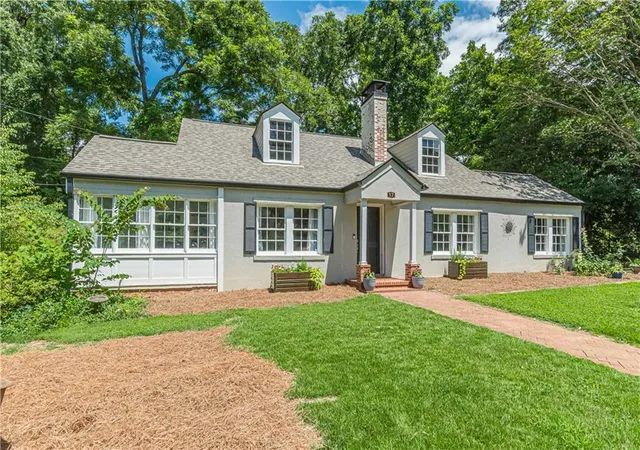 3rd image of 17 Northside Dr, Newnan, GA 30263 | MLS# 7811196