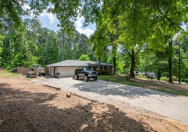 Photo 3 of Single family home for sale at 303 Wildwood Dr, Dallas, GA 30132 | MLS# 7787663 | Listing updated on 2026-06-13