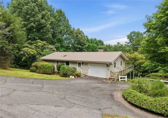 1st image of 2325 Ridgecrest Cir, Hiawassee, GA 30546 | MLS# 7805098