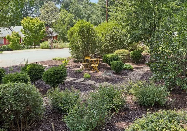 2nd image of 2478 Tanglewood Rd, Decatur, GA 30033 | MLS# 7785102
