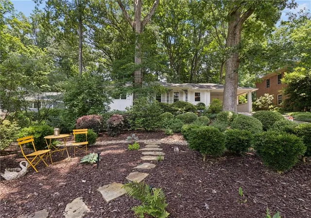 3rd image of 2478 Tanglewood Rd, Decatur, GA 30033 | MLS# 7785102