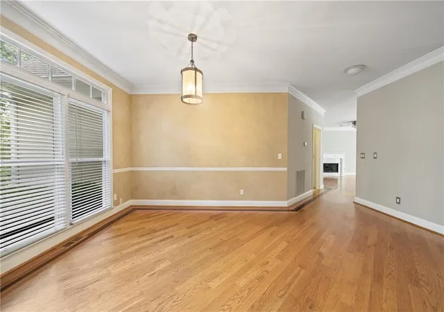 Photo 3 of Sale Pending at 135 Nautica Way, Roswell, GA 30076 | MLS# 7800417 | Listing updated on 2026-09-04