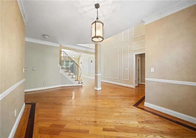 Photo 3 of Sale Pending at 135 Nautica Way, Roswell, GA 30076 | MLS# 7800417 | Listing updated on 2026-09-04