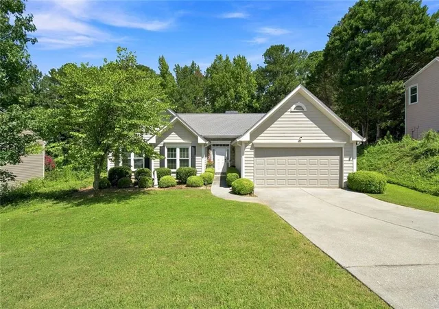 Photo 2 of Sale Pending at 517 Huntgate Rd, Woodstock, GA 30189 | MLS# 7820546 | Listing updated on 2026-08-24