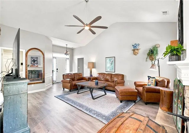 Photo 4 of Sale Pending at 517 Huntgate Rd, Woodstock, GA 30189 | MLS# 7820546 | Listing updated on 2026-08-24