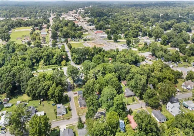 28th image of 147 W Ellawood Ave, Cedartown, GA 30125 | MLS# 7811816