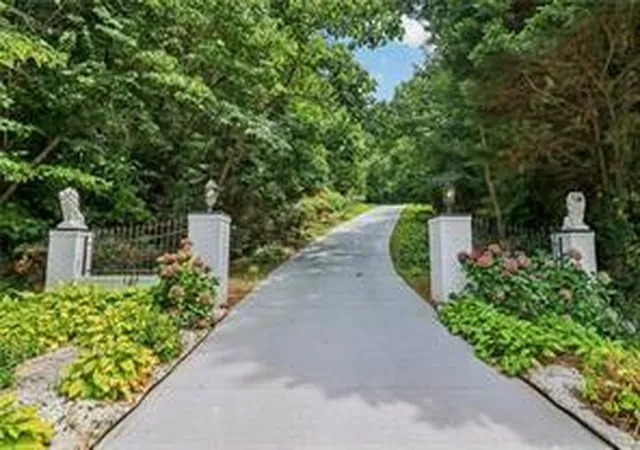 3rd image of 4748 Arcado Rd Sw, Lilburn, GA 30047 | MLS# 7793333