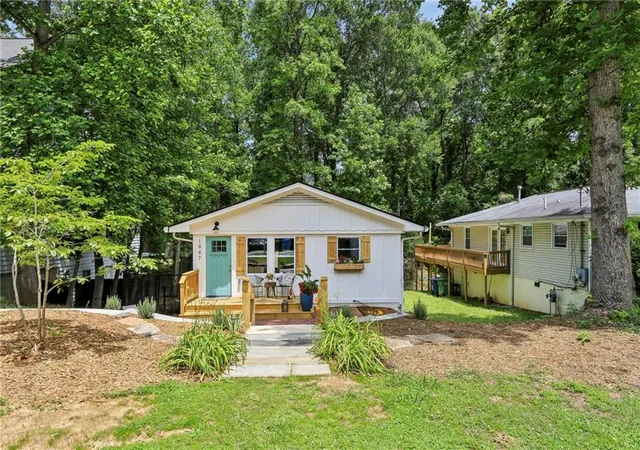 3rd image of 1947 Main St Nw, Atlanta, GA 30318 | MLS# 7766447
