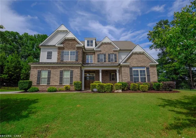 Homes for sale in Suwanee, GA | 6050 Gallop Ct, Suwanee, GA 30024 | MLS# 7777929