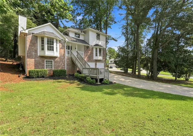 Photo 2 of Sale Pending at 1933 Hamby Pl Dr Nw, Acworth, GA 30102 | MLS# 7805867 | Listing updated on 2026-09-08