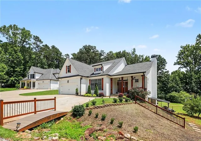Photo 3 of Single family home for sale at 1919 Pilgrim Ml Cir, Cumming, GA 30041 | MLS# 7822121 | Listing updated on 2026-09-18